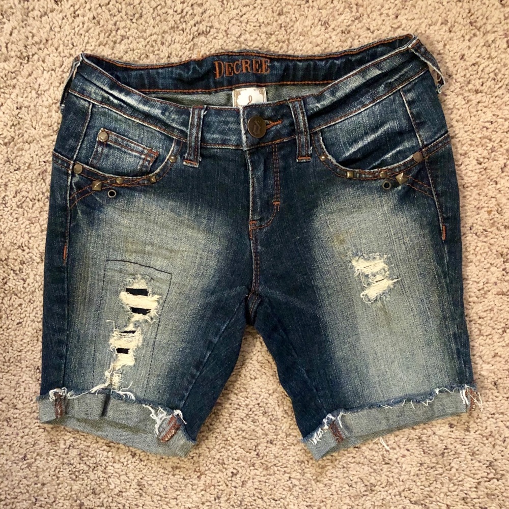 Decree Shorts - Picture 2 of 5
